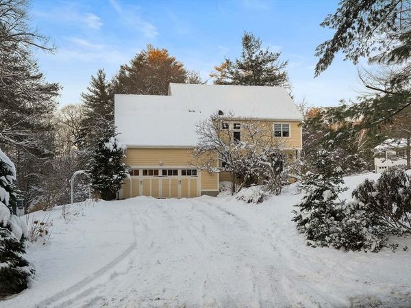 12 Campmeeting Rd, Topsfield, MA 01983