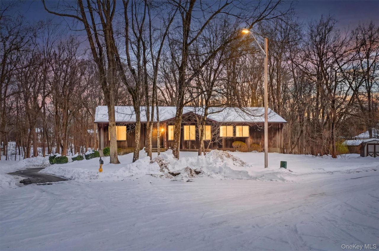 6 Pelham Court, Nanuet, NY 10954 Main Photo