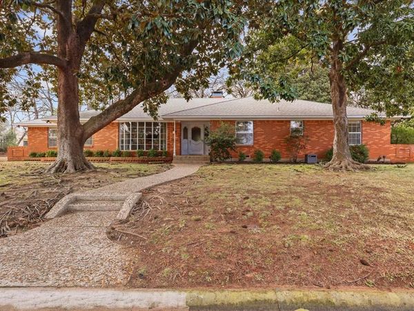 2218 Southridge Drive, Denton, TX 76205