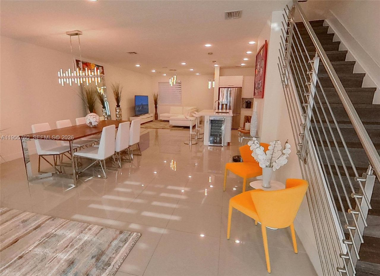 6484 NW 103rd Place, Unit 6484, Doral, FL 33178 Photo