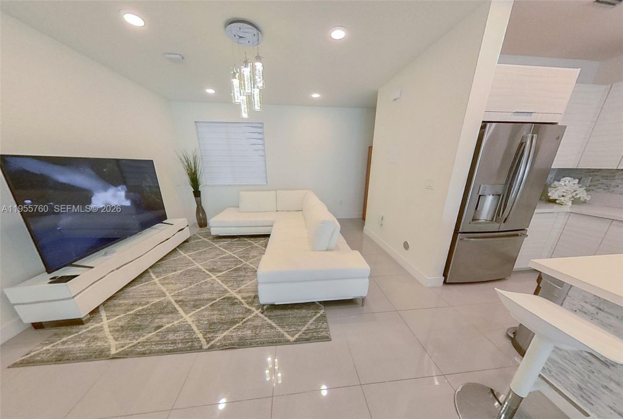 6484 NW 103rd Place, Unit 6484, Doral, FL 33178 Photo