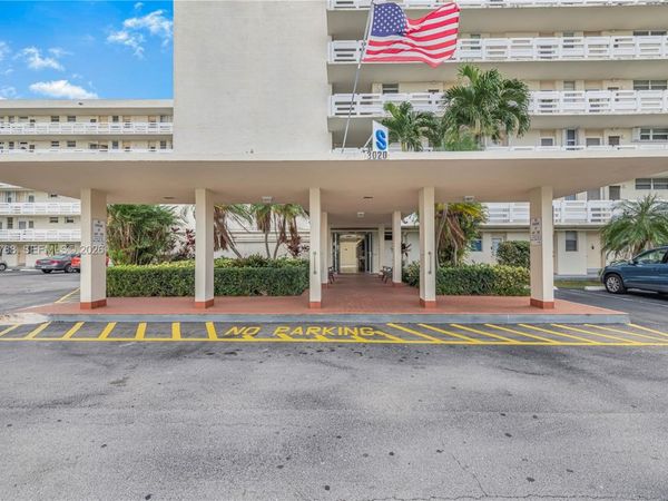 3020 Marcos Dr, Unit S109, Aventura, FL 33160