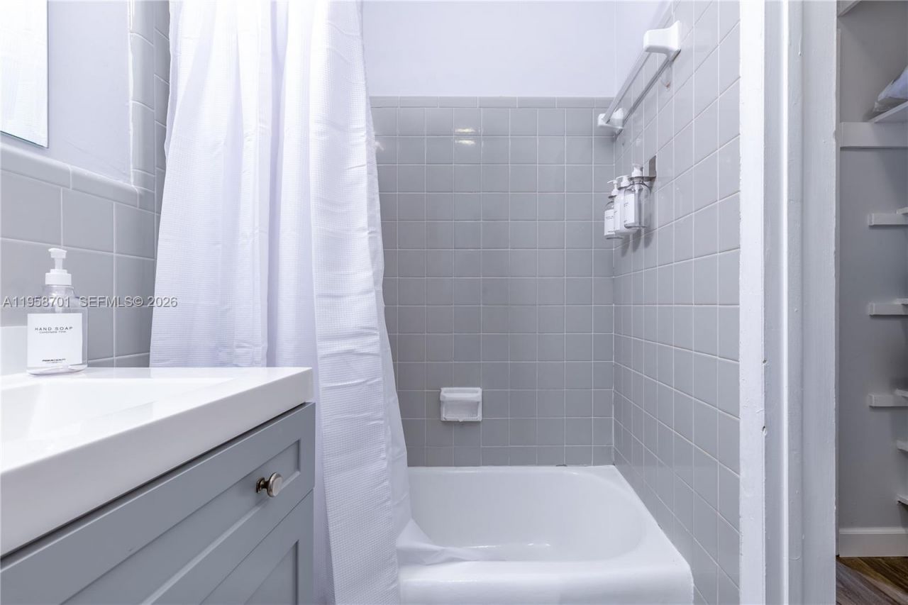 2748 NE 32nd St , Unit 1-7, Fort Lauderdale, FL 33306 Photo