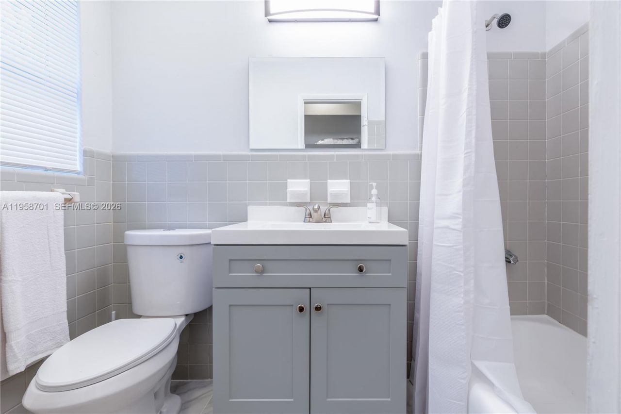 2748 NE 32nd St , Unit 1-7, Fort Lauderdale, FL 33306 Photo