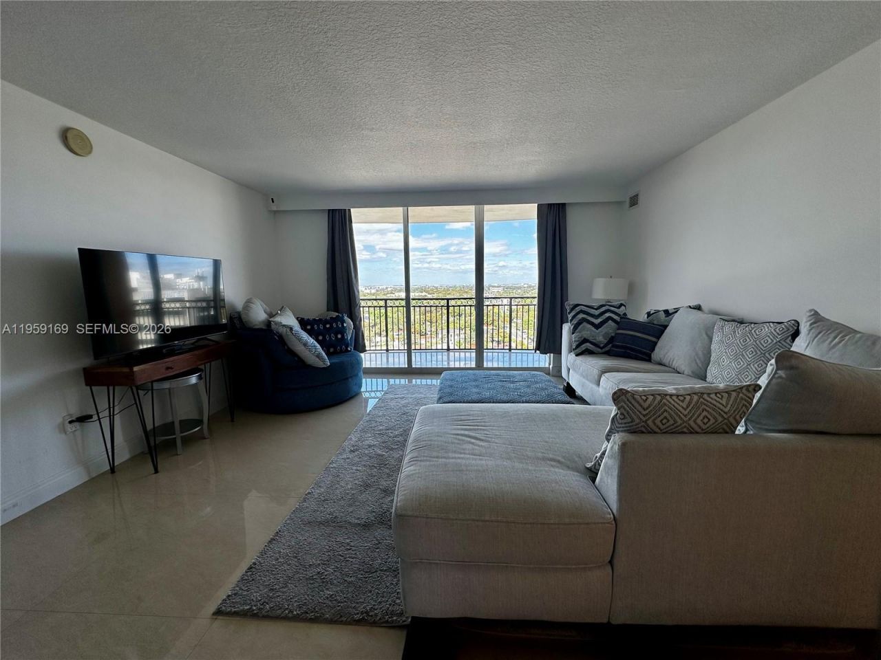 3232 SW 22nd Ter, Unit 1604, Miami, FL 33145 Photo