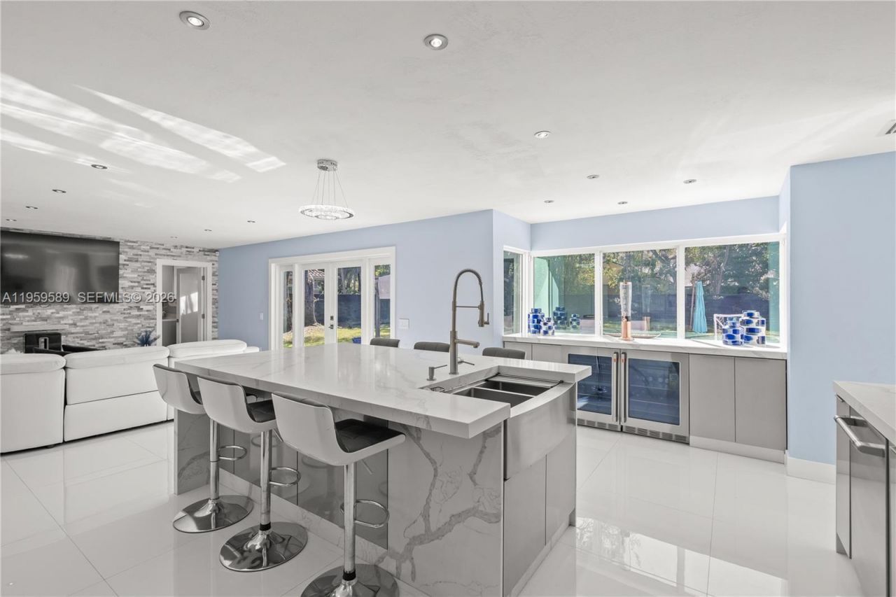 7330 SW 165th St, Palmetto Bay, FL 33157 Photo