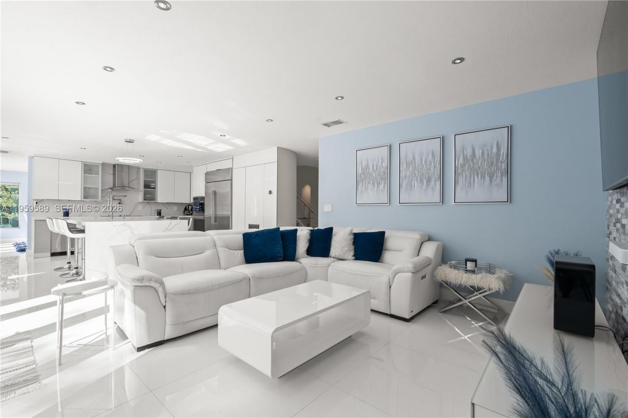 7330 SW 165th St, Palmetto Bay, FL 33157 Photo