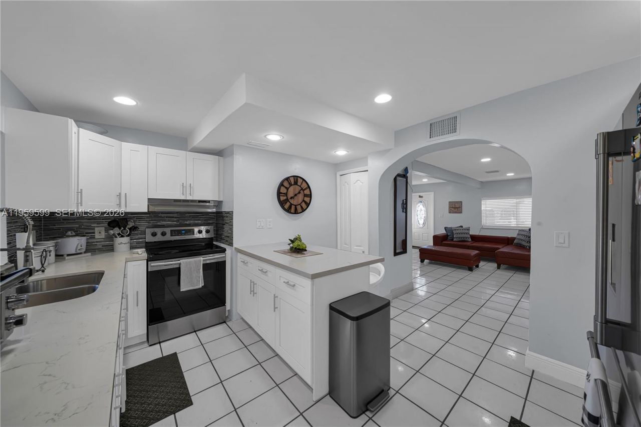 11021 SW 4th St , Sweetwater, FL 33174 Photo