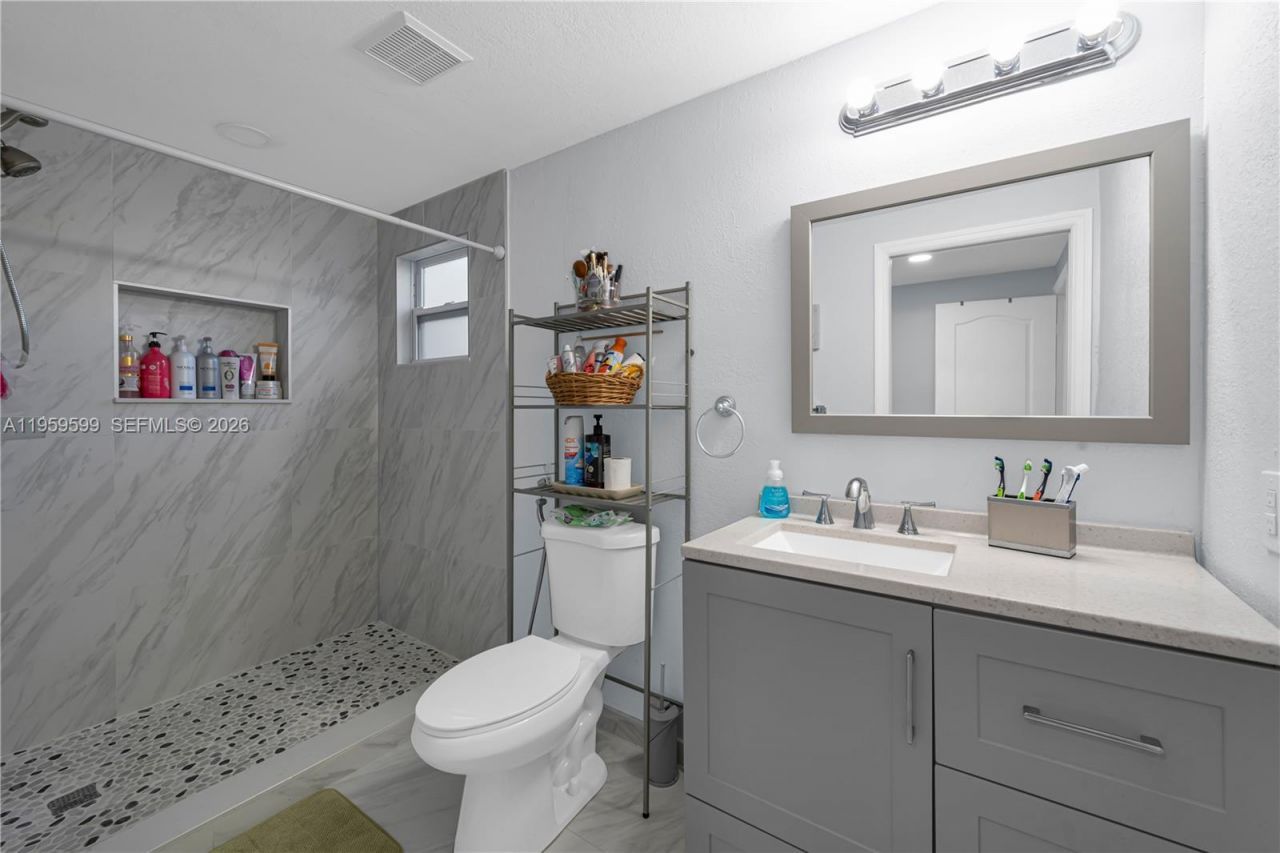 11021 SW 4th St , Sweetwater, FL 33174 Photo