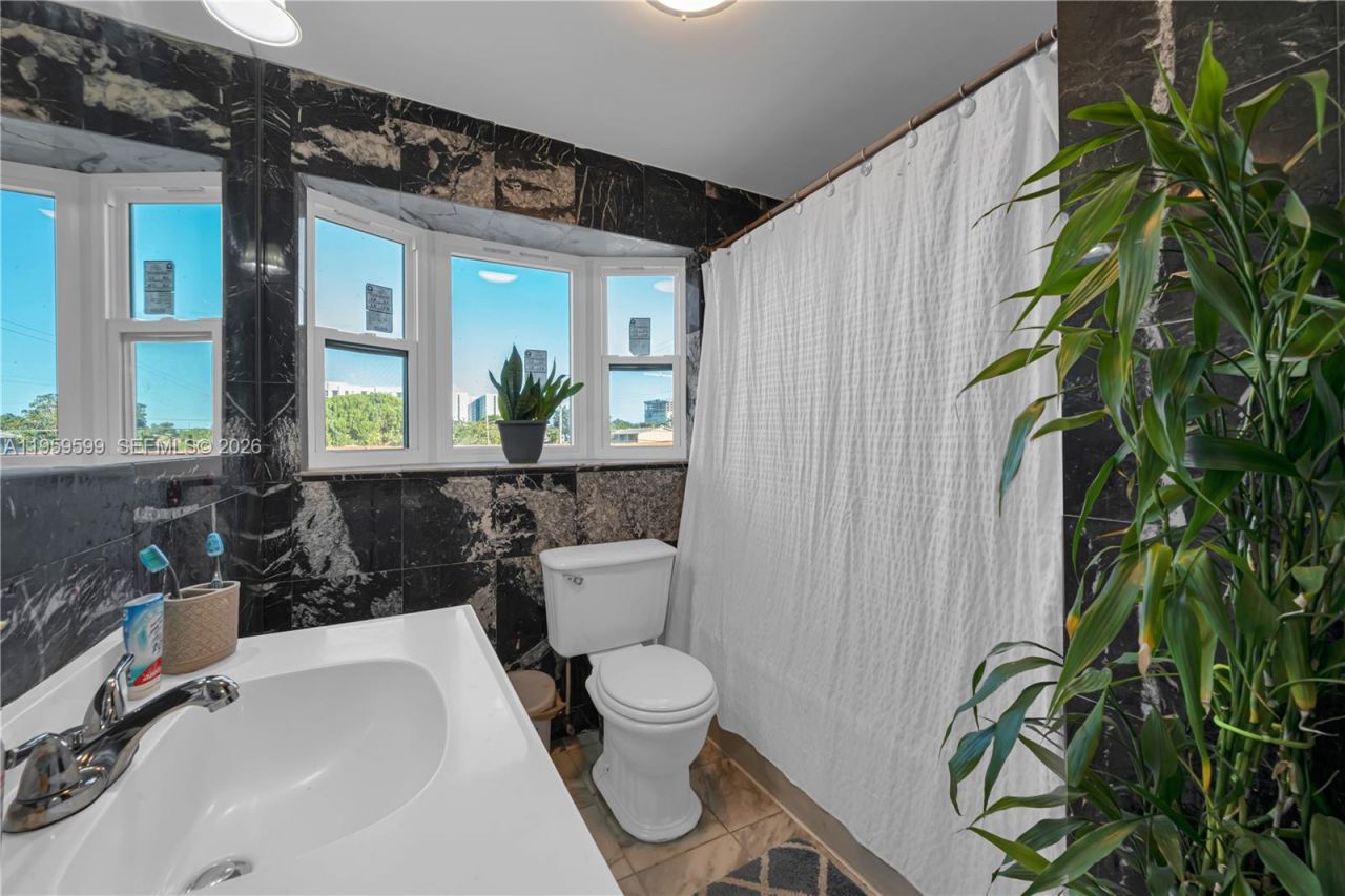 11021 SW 4th St , Sweetwater, FL 33174 Photo