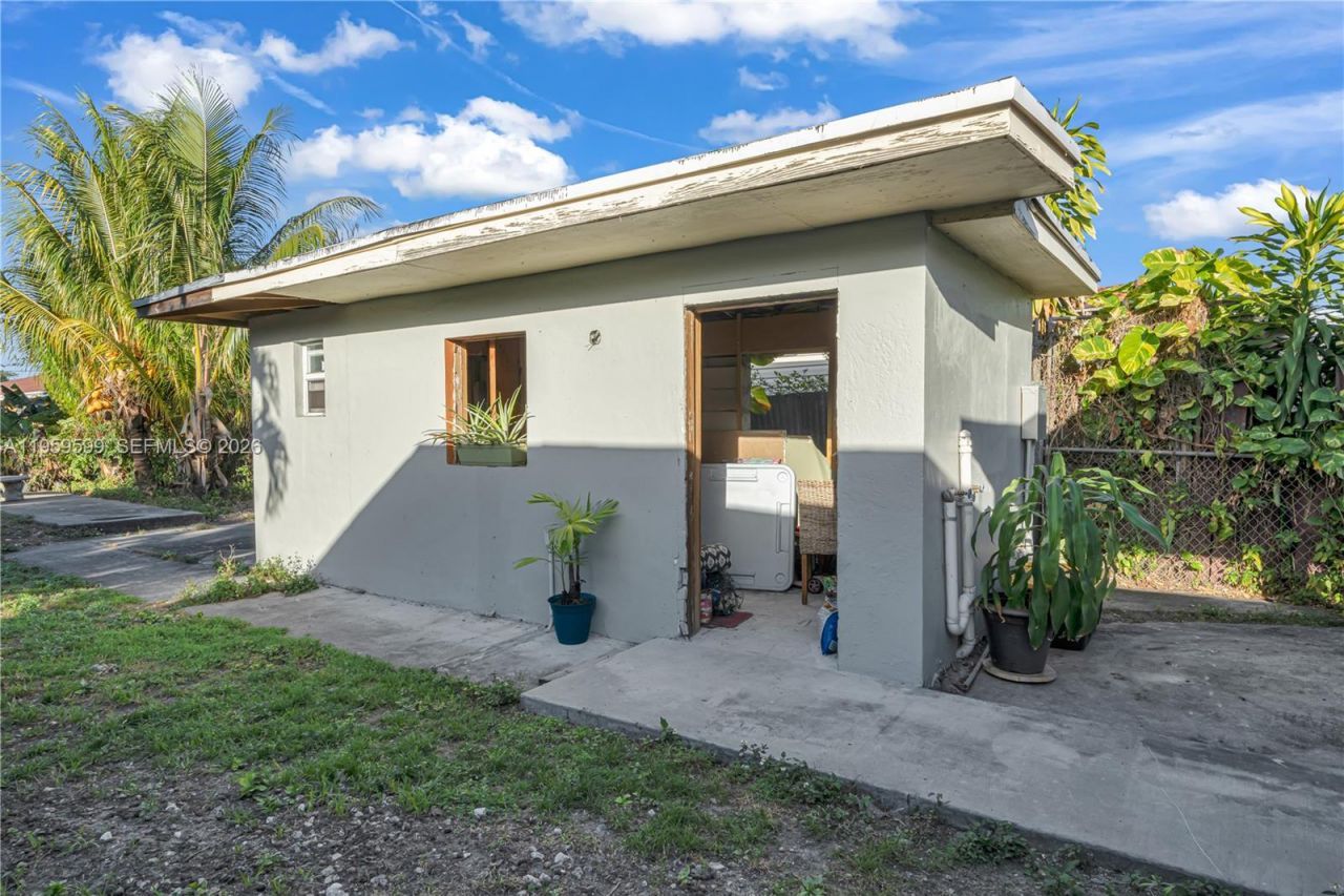 11021 SW 4th St , Sweetwater, FL 33174 Photo