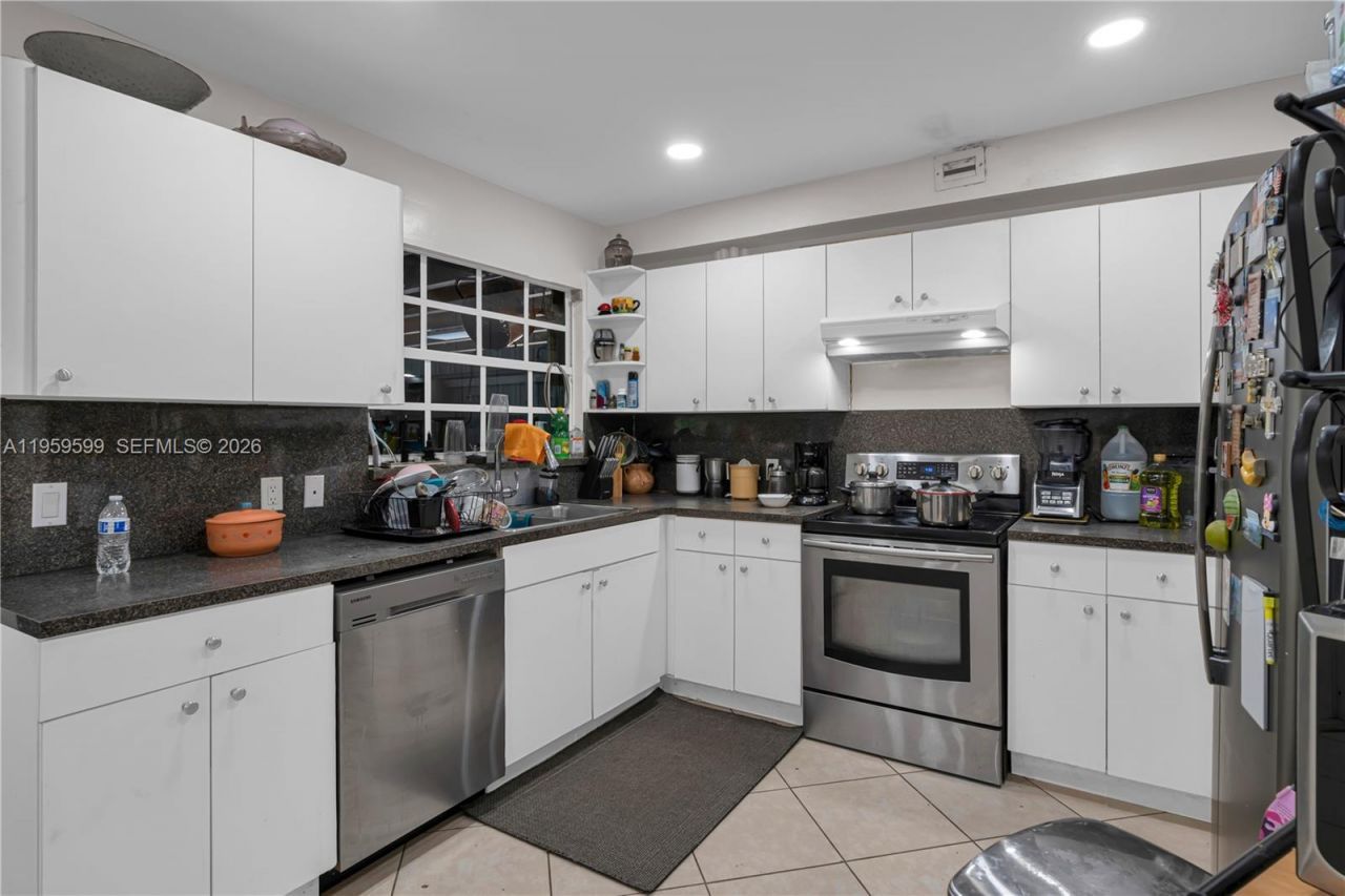 11021 SW 4th St , Sweetwater, FL 33174 Photo