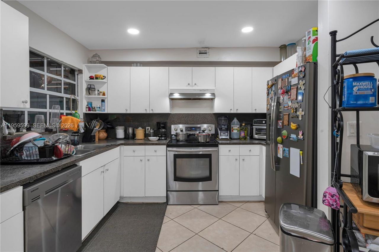 11021 SW 4th St , Sweetwater, FL 33174 Photo