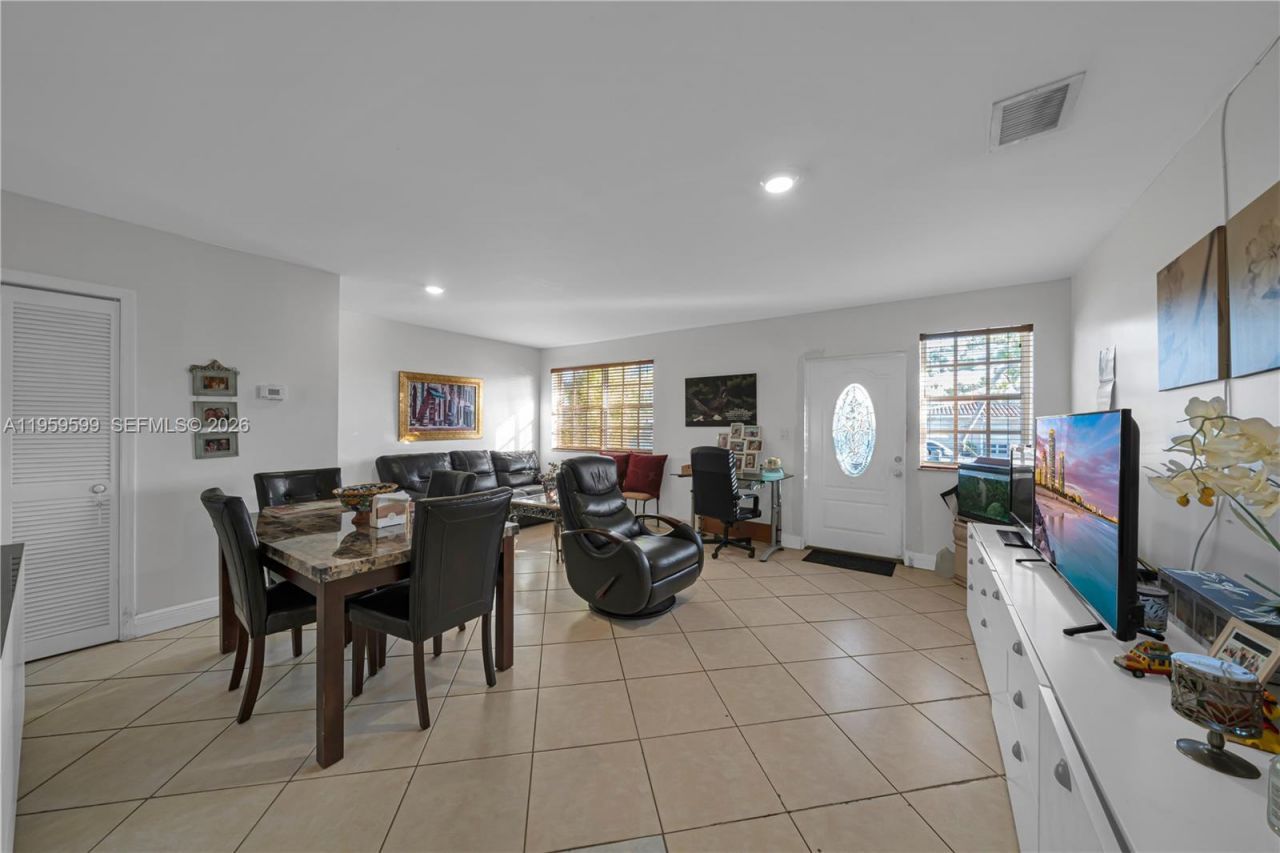 11021 SW 4th St , Sweetwater, FL 33174 Photo