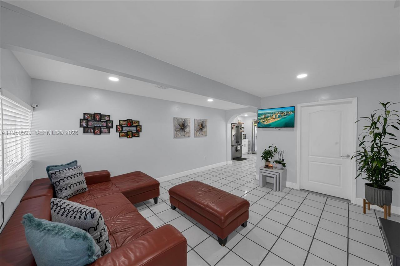 11021 SW 4th St , Sweetwater, FL 33174 Photo