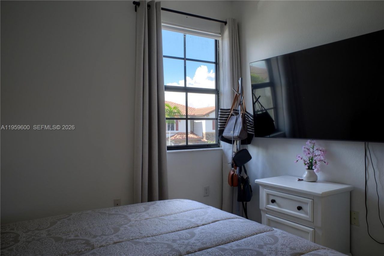 8915 W 35th Ave, Hialeah, FL 33018 Photo