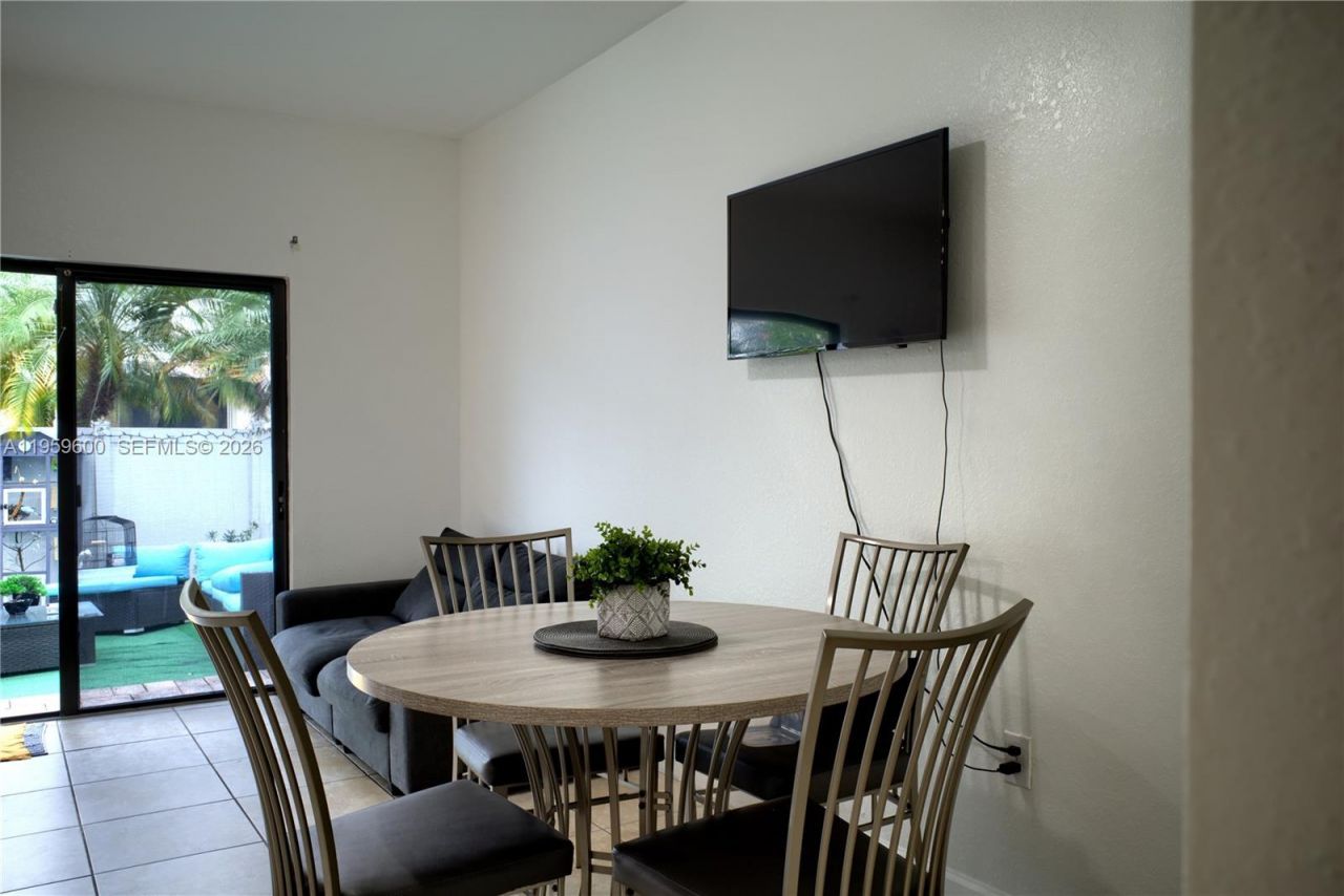 8915 W 35th Ave, Hialeah, FL 33018 Photo