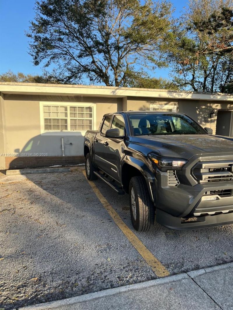 3721 SW 62nd Ave, Unit B, Miramar, FL 33023 Photo