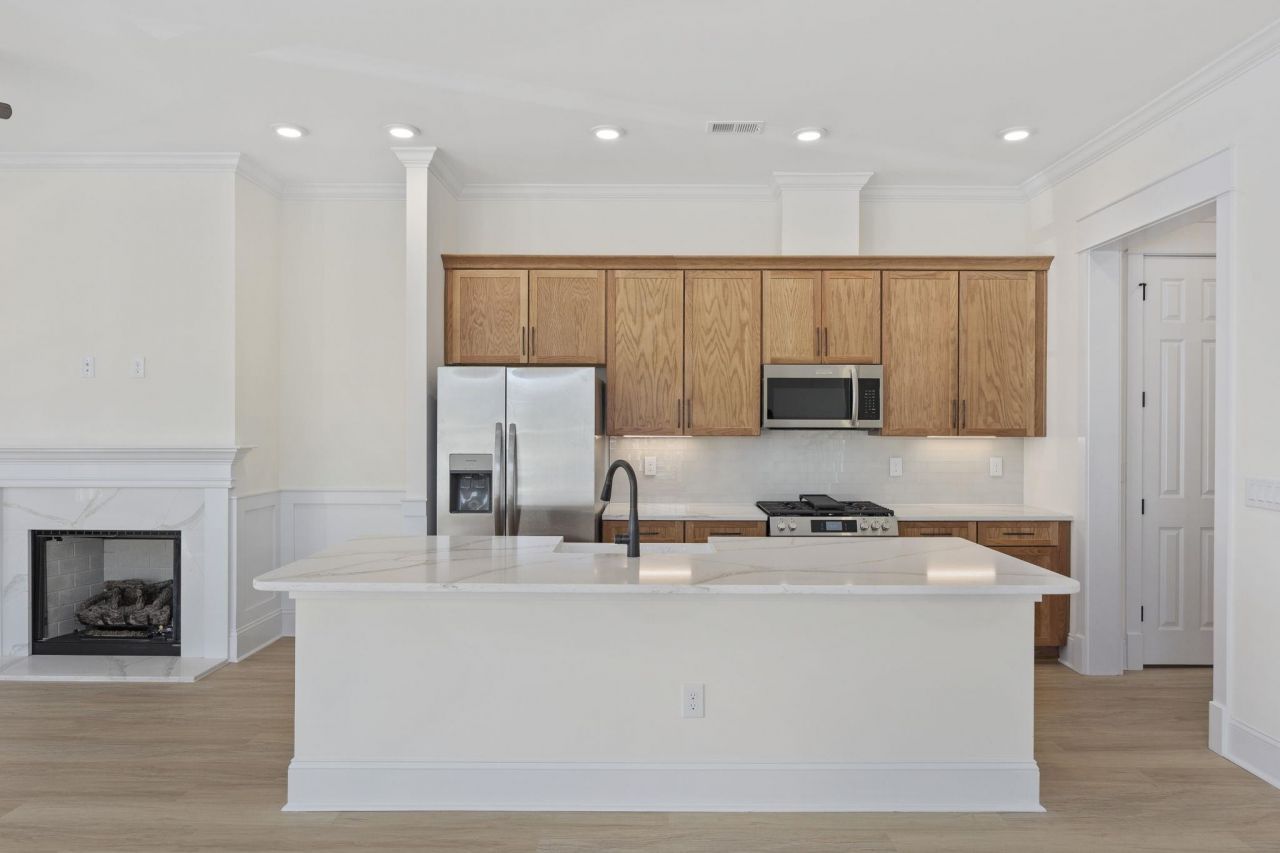 976 Farrow Pkwy. Photo 11