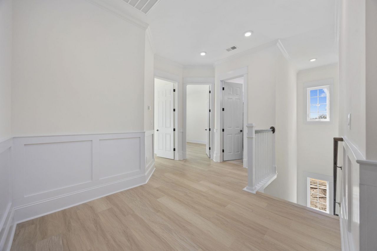 976 Farrow Pkwy. Photo 18