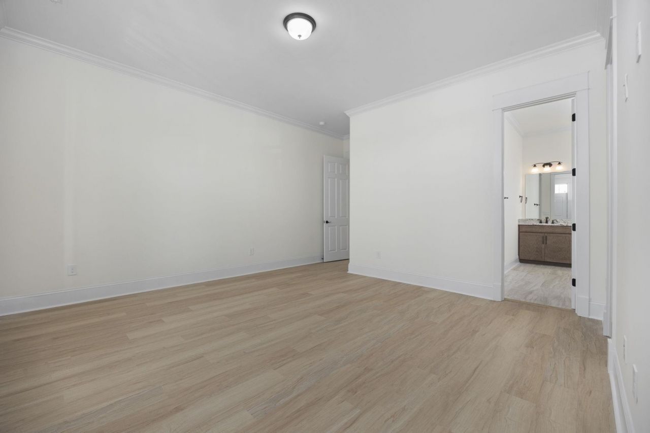 976 Farrow Pkwy. Photo 21