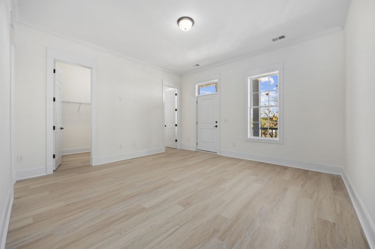 976 Farrow Pkwy. Photo 20