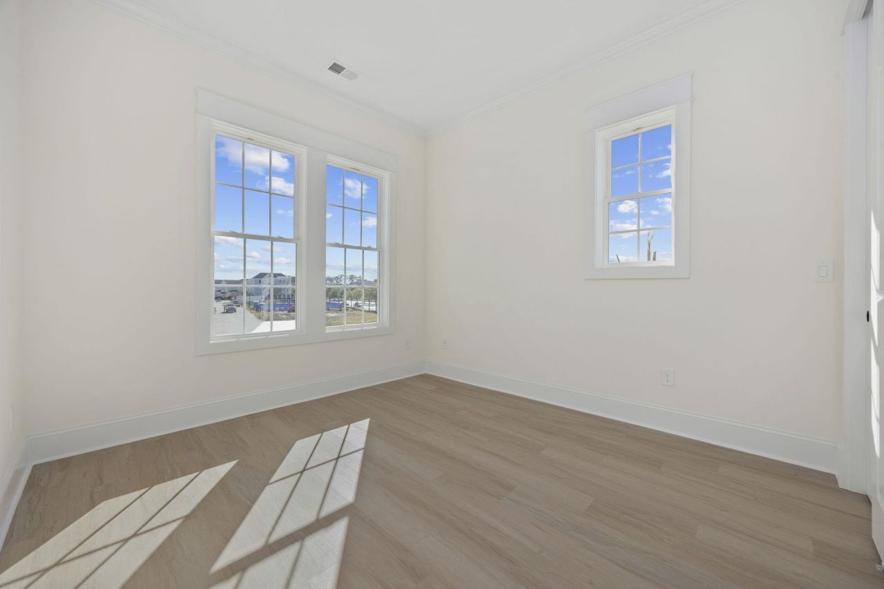 976 Farrow Pkwy. Photo 25