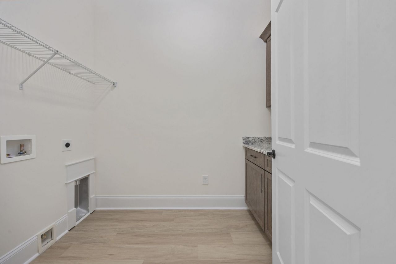 976 Farrow Pkwy. Photo 30