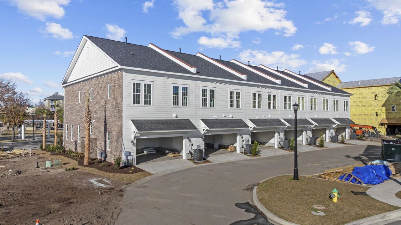 976 Farrow Pkwy. Photo 36