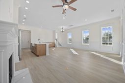 976 Farrow Pkwy. photo 4