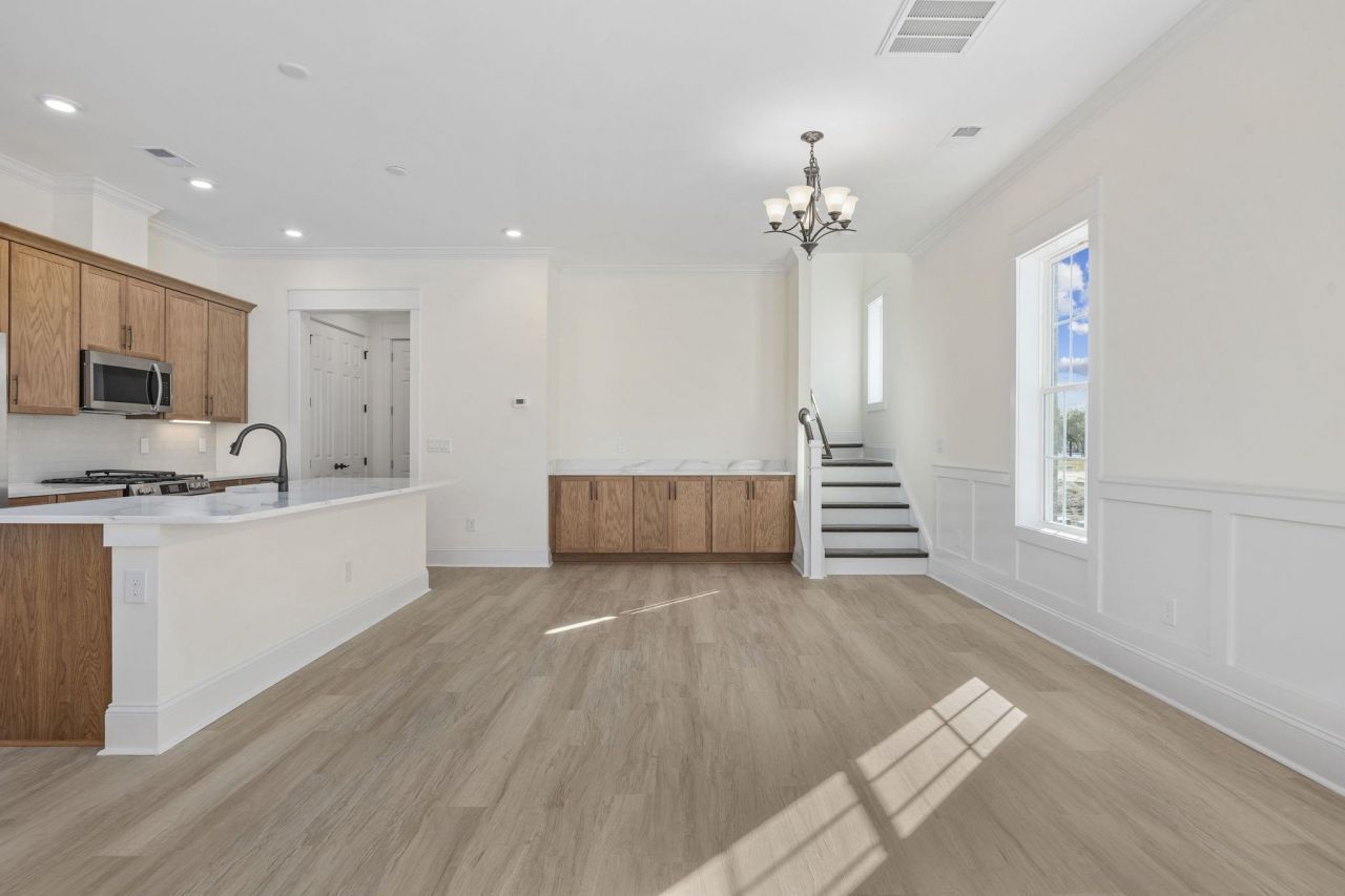 976 Farrow Pkwy. Photo 9