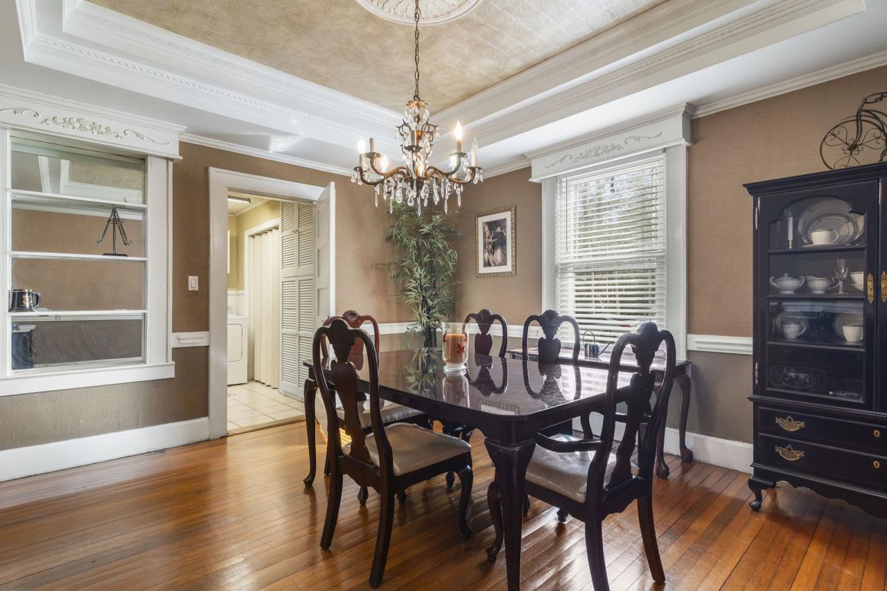 1006 10th Ave. Photo 14