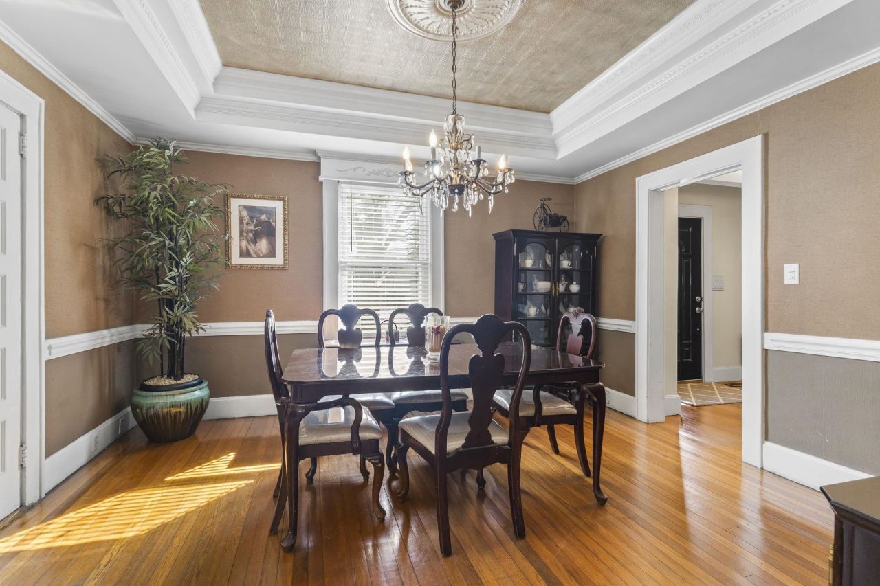 1006 10th Ave. Photo 15