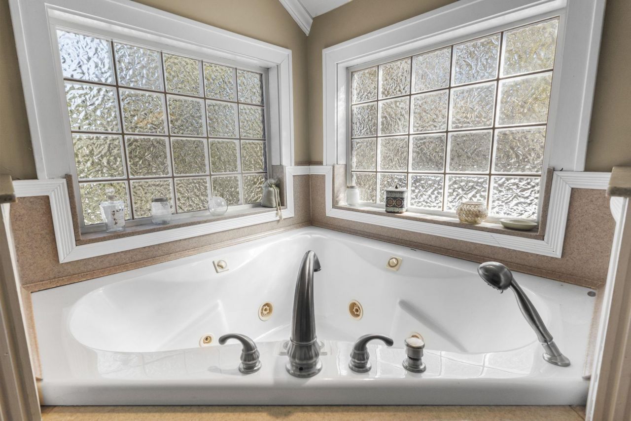 1006 10th Ave. Photo 29