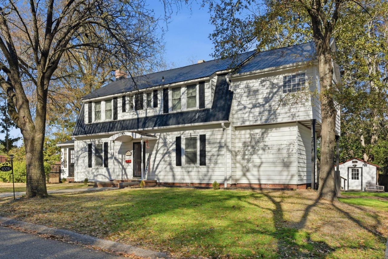 1006 10th Ave. Photo 3