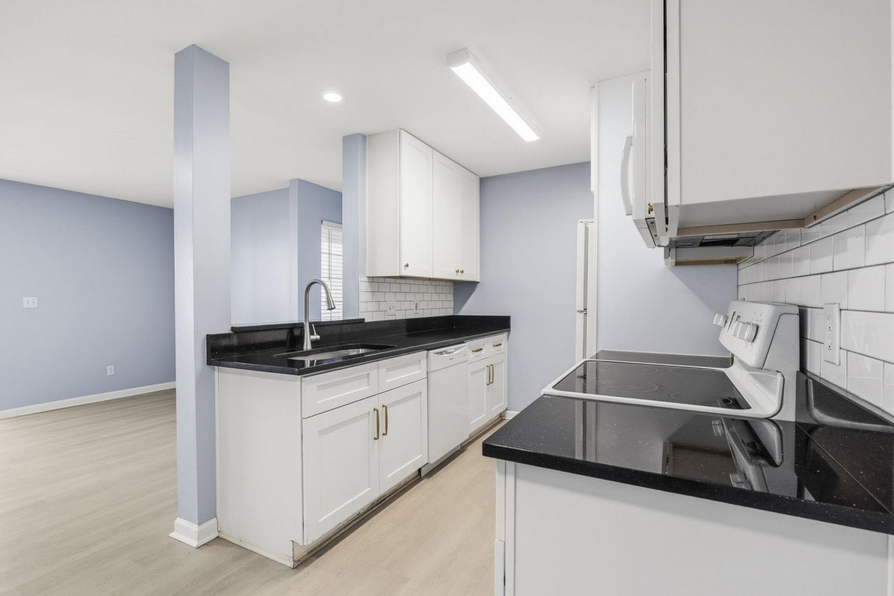 2226 Clearwater Dr. Photo 12