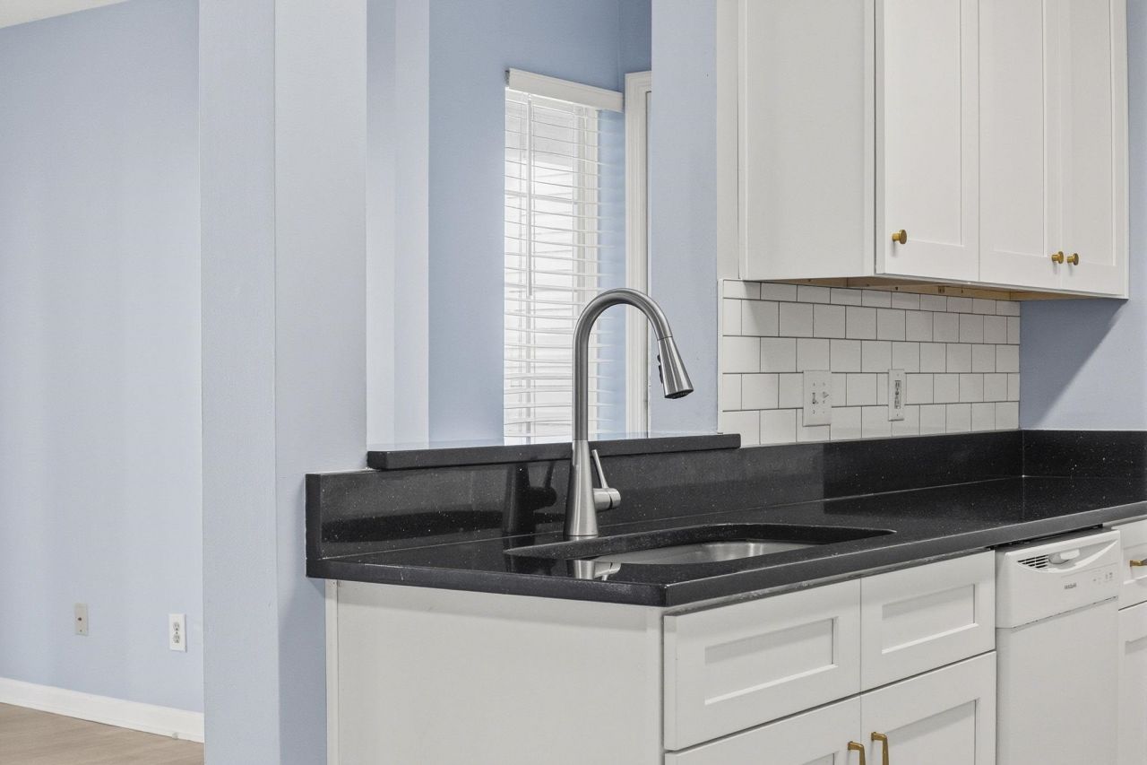 2226 Clearwater Dr. Photo 13