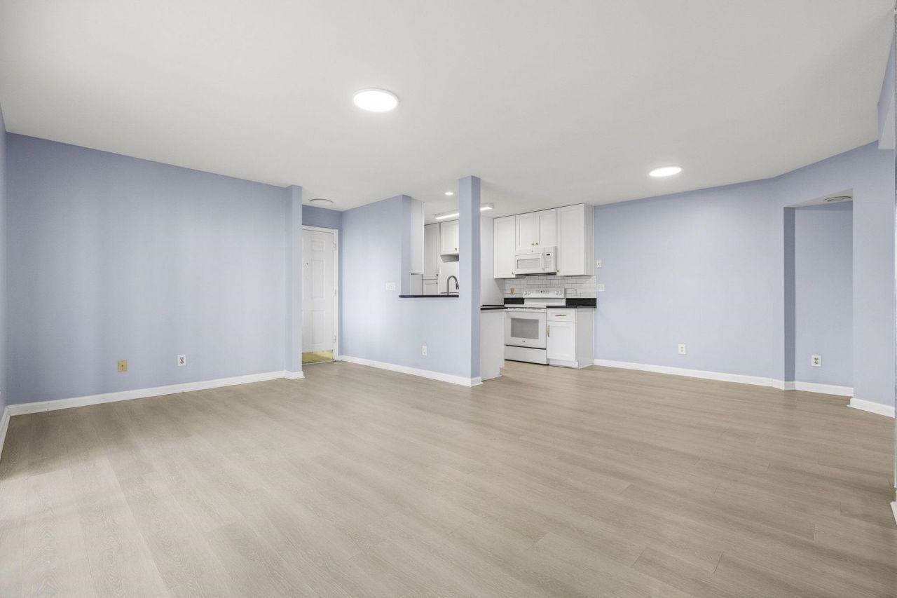 2226 Clearwater Dr. Photo 5