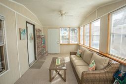 1567 Park Ln. photo 4