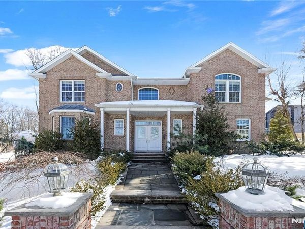 365 Forest Drive, Englewood Cliffs, NJ 07632