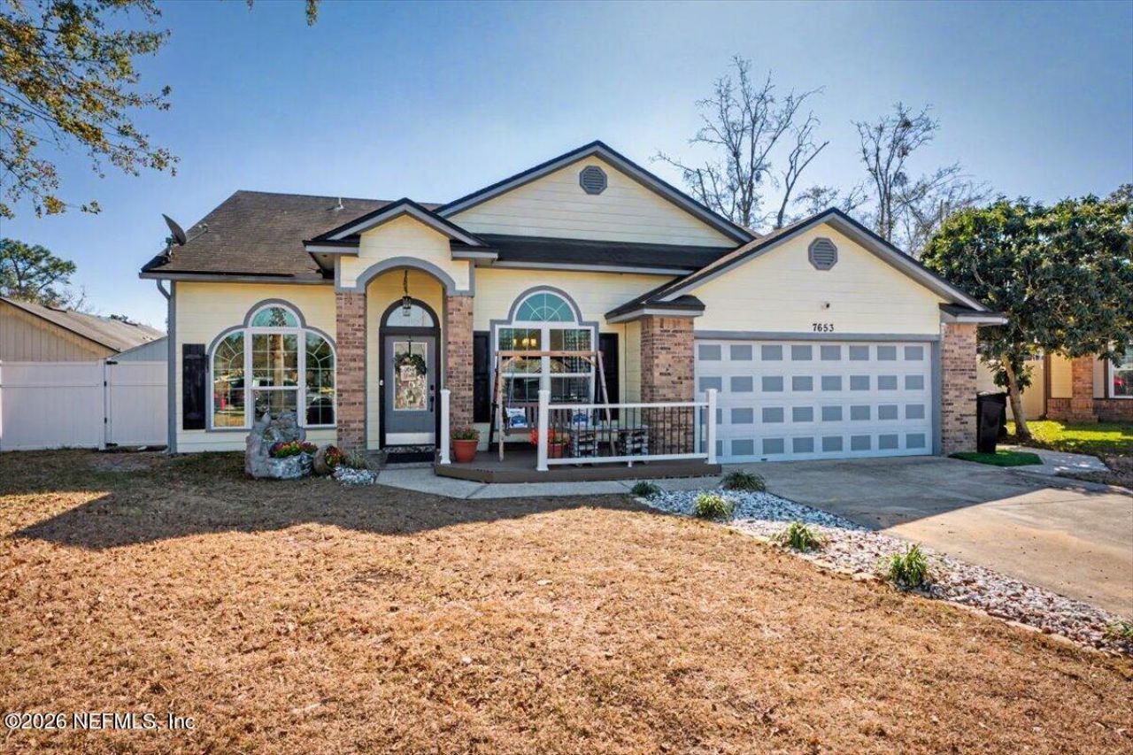 7653 Chelmsford Drive, Jacksonville, FL 32244 Main Photo