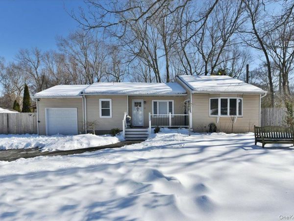 17 Arnold Drive, Middle Island, NY 11953