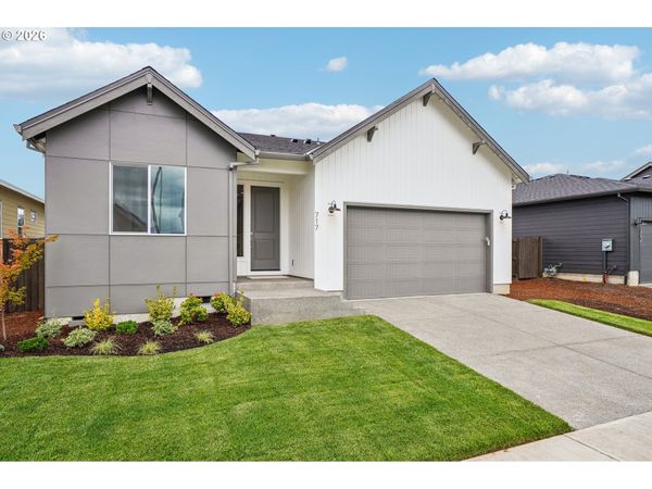 717 Magnolia AVE, Woodburn, OR 97071