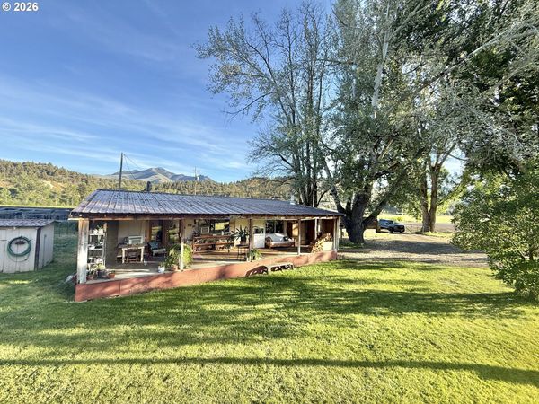 51257 HWY 26, Mount Vernon, OR 97865