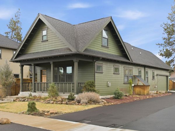 1025 E Horse Back Trail, Sisters, OR 97759