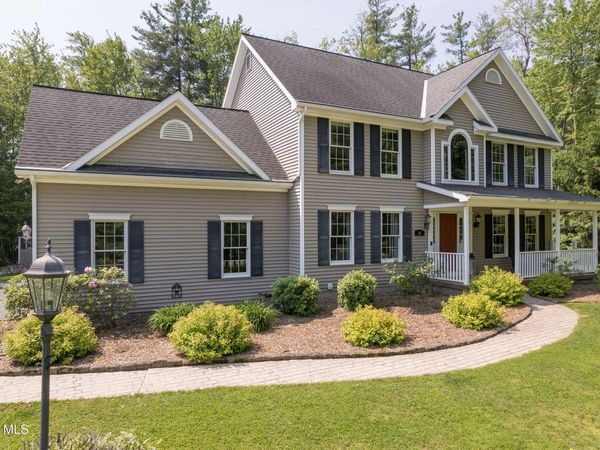 26 Marie Heights, West Sand Lake, NY 12196