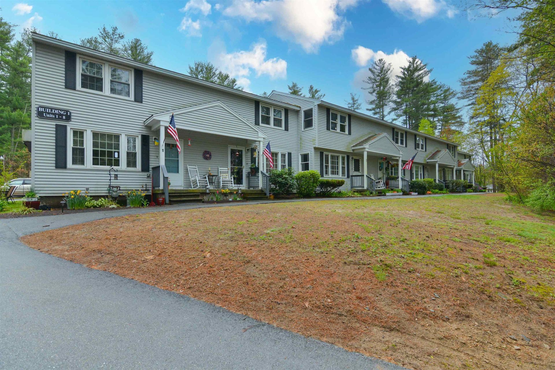 3 Holly Lane, Londonderry, NH 03053 Main Photo