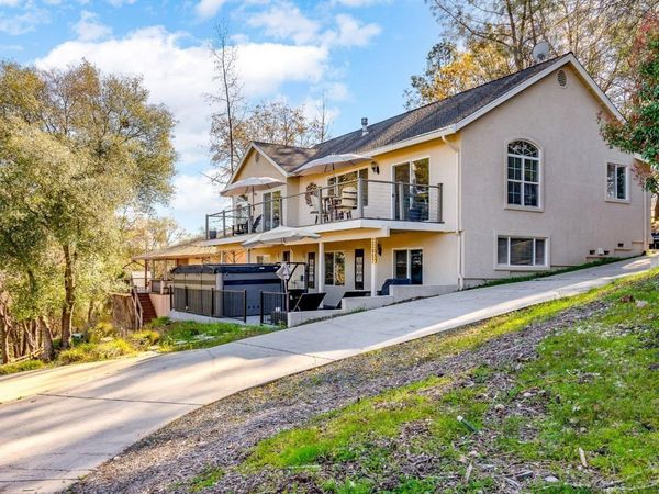 22957 Sunset Ridge Dr, Auburn, CA 95602