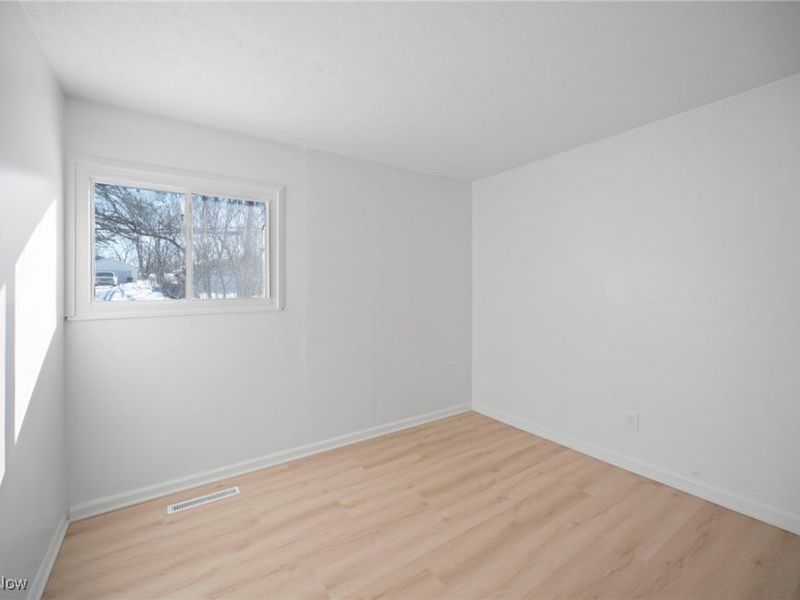 6186 Eldridge Boulevard, Bedford Heights, OH 44146 Photo 20