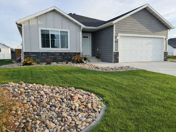 6191 Martin Lane W, West Fargo, ND 58078